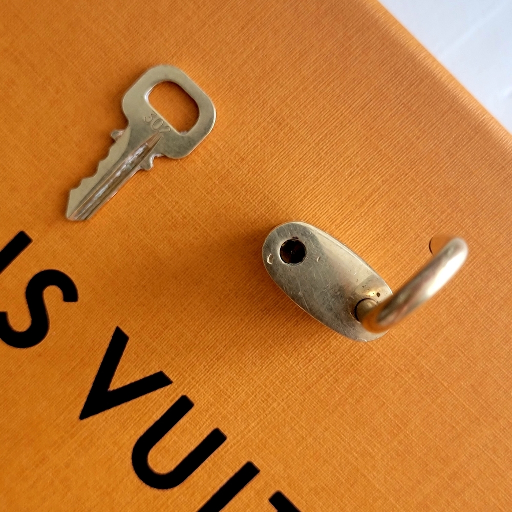 Louis Vuitton authentic brass padlock and key❤ - Picture 6 of 6